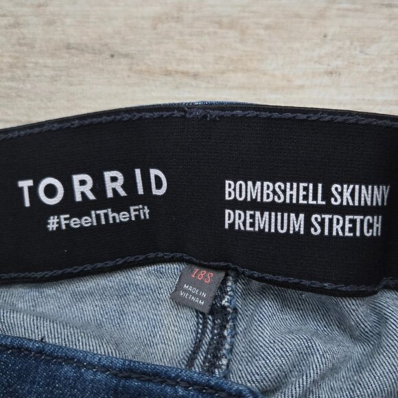 Torrid Bombshell Skinny Jeans Women's Premium Stretchy Dark Wash Shaping 18S - Picture 4 of 6
